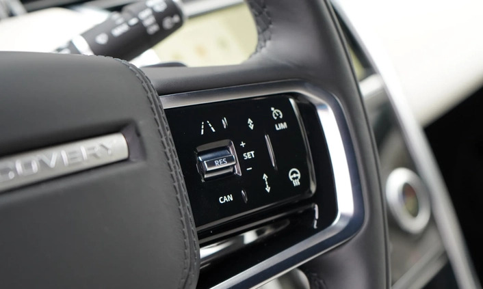 Land Rover Discovery Sport cena 234900 przebieg: 8097, rok produkcji 2023 z Trzebiatów małe 379